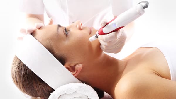 How to become a Beauty Therapist